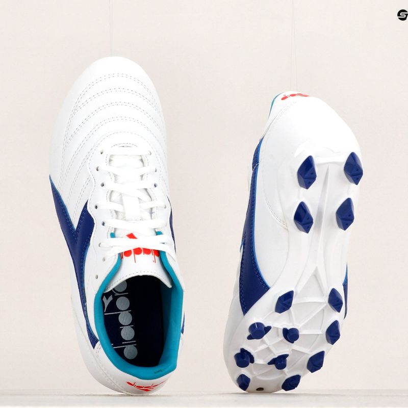 Детски футболни обувки Diadora Brasil 2 R LPU JR бяло/насиво 12