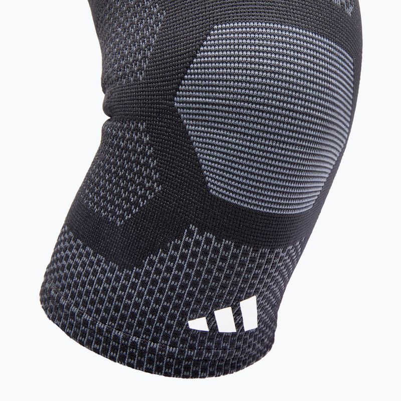 Стабилизатор на лакът adidas Essential Elbow Support black 4