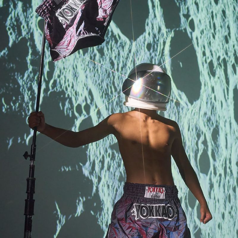 Мъжки шорти за тренировка YOKKAO Lunar Muay Thai iridescent blue grey 15