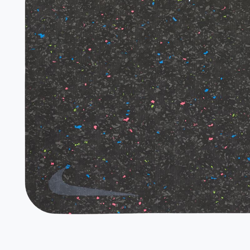 Nike Move 4 mm постелка за йога черна N1003061-997 3