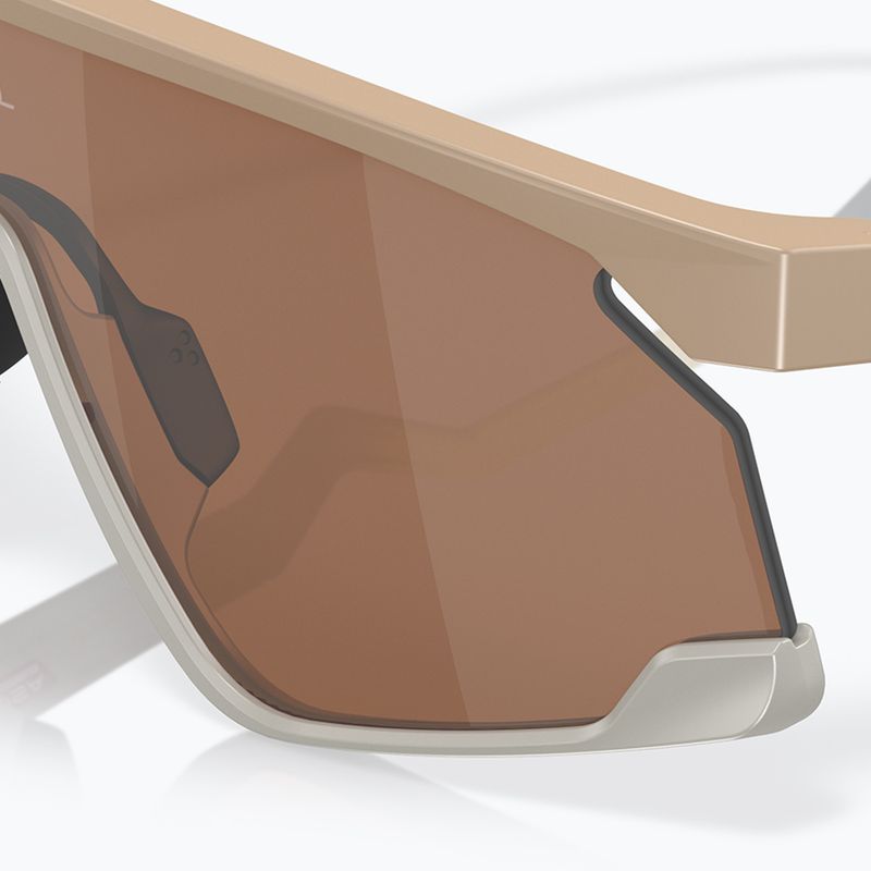 Oakley Bxtr Patrick Mahomes II матов терен тен/призматичен волфрам слънчеви очила 9