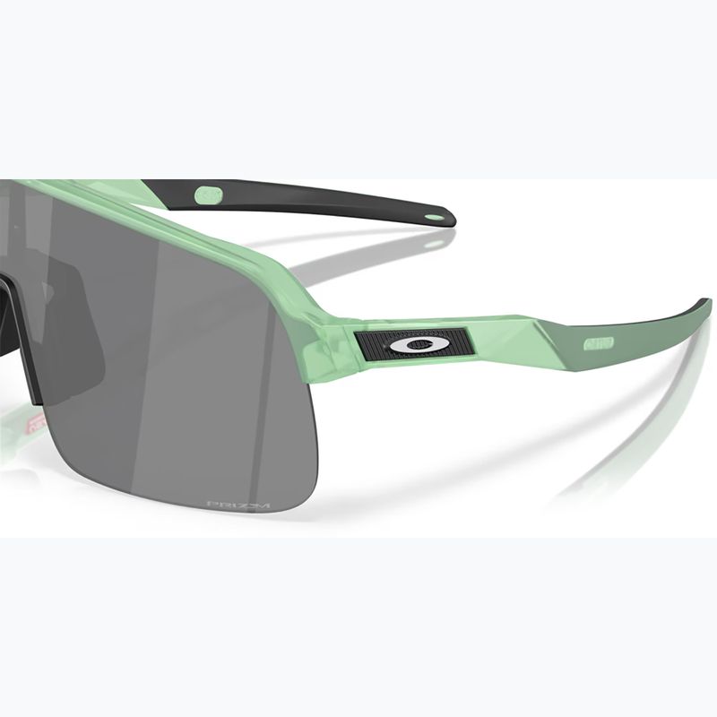 Слънчеви очила Oakley Sutro Lite S матов транс нефрит/призма черно 5