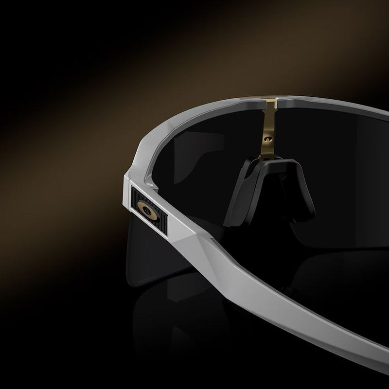 Слънчеви очила Oakley Sutro Lite S PC матово бяло/призмено черно 4