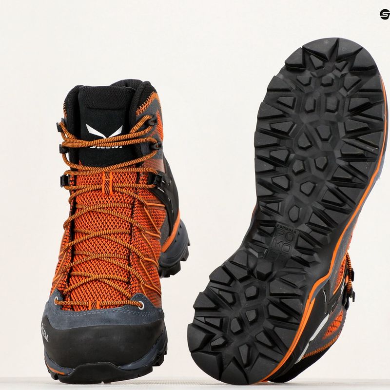 Мъжки обувки за трекинг Salewa MTN Trainer Lite Mid GTX black out/carrot 10