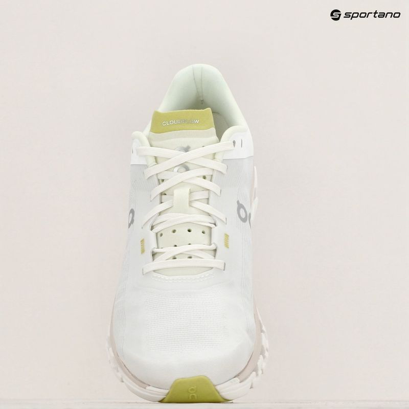 Дамски обувки за бягане On Cloudflow 4 white/sand 9