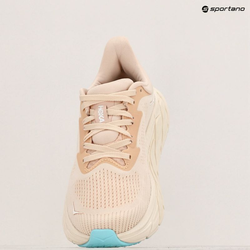 Дамски обувки за бягане HOKA Arahi 7 vanilla/cream 9