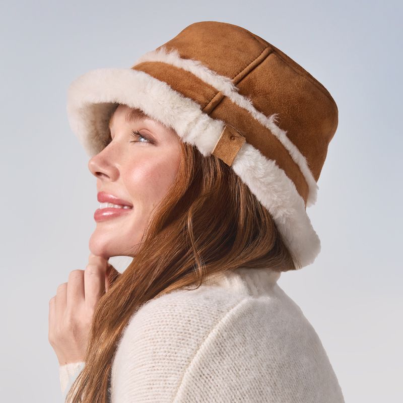 Дамска шапка с периферия EMU Australia Sheepskin chestnut 8