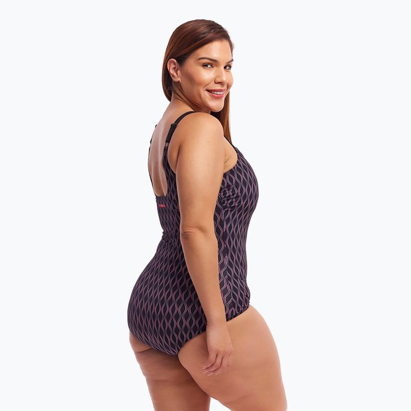Дамски бански костюм от една част Funkita Scoop Neck One Piece curvy queen 2