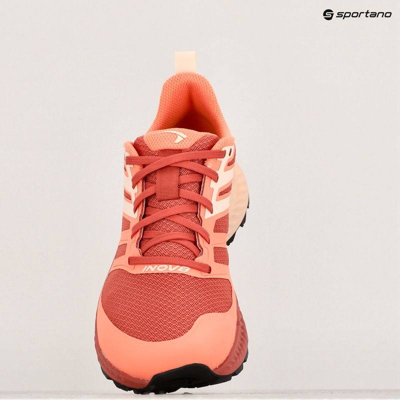 Дамски обувки за бягане Inov-8 Trailfly dusty rose/pale pink 9