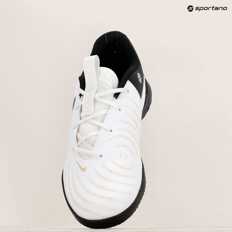 Детски футболни обувки Nike Phantom GX II Academy IC white/metallic gold coin/black 9