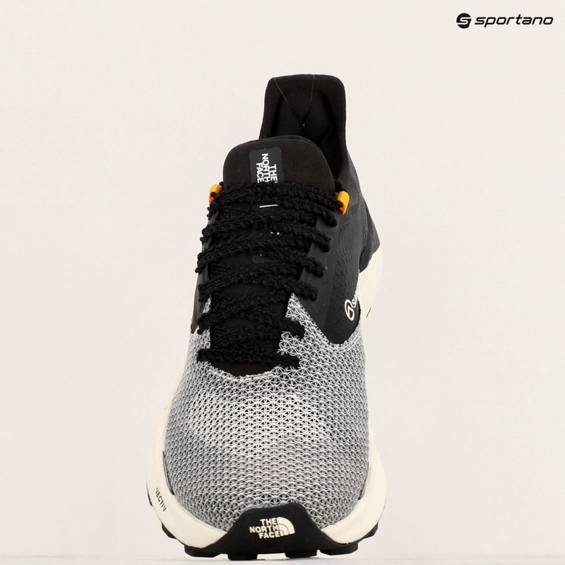 Дамски обувки за бягане The North Face Summit Vectiv Sky white dune/tnf black 16