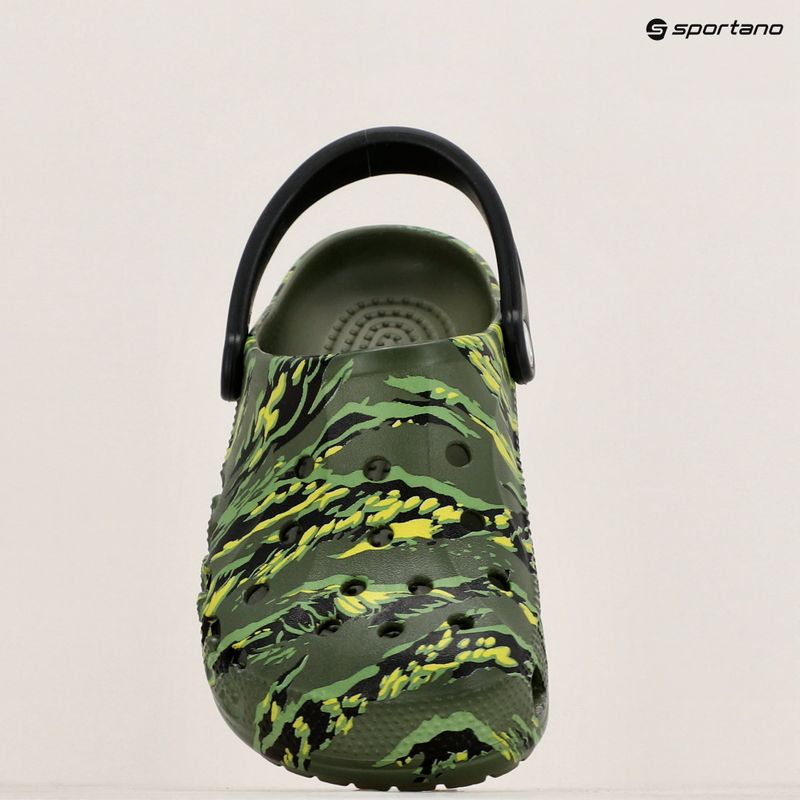 Джапанки Crocs Baya Seasonal Printed Clog tiger camo 16
