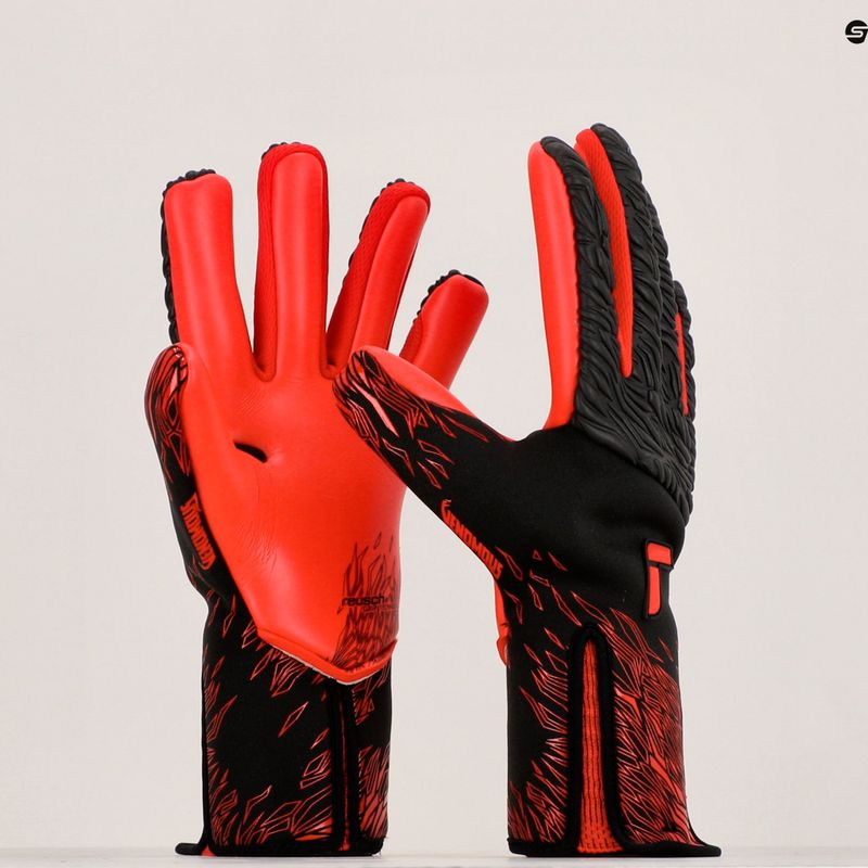 Вратарски ръкавици Reusch Venomous Gold X black/firery red 8