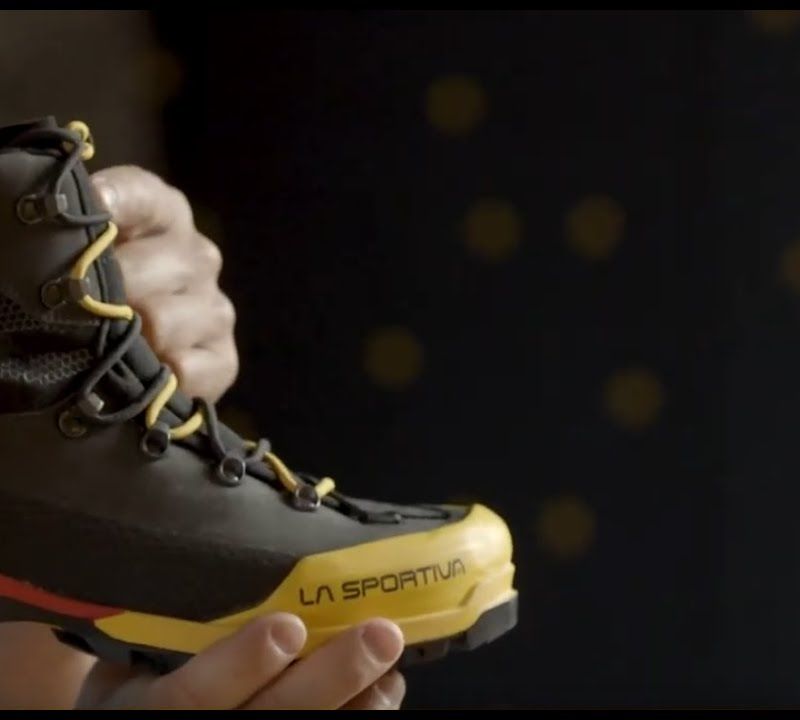 Мъжки високопланински ботуши La Sportiva Aequilibrium LT GTX black/yellow 11