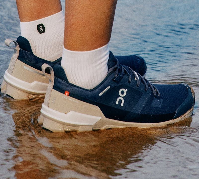Дамски ботуши за трекинг ON Cloudwander Waterproof navy blue 7398572 14