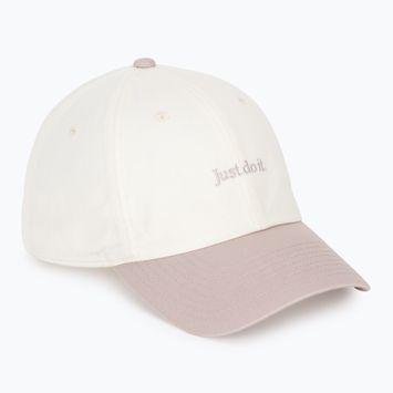 Шапка с козирка Nike Club Unstructured JDI sail/particle rose/particle rose