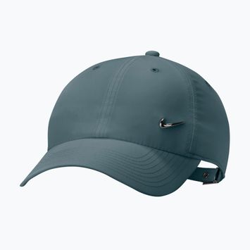 Шапка с козирка Nike Dri-Fit Club Unstructured Metal Swoosh mineral Mineral slate/metallic silver