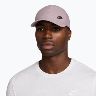 Шапка с козирка Nike Dri-Fit Club light violet ore/metallic silver