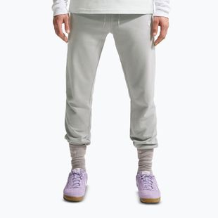Mъжки панталони Nike Club French Terry Joggers light smoke grey/light smoke grey/white