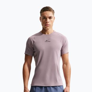 Мъжка тренировъчна тениска Nike Pro Training Dri-Fit light violet ore/black