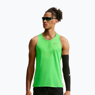 Мъжка тениска за бягане Nike Stride green spark