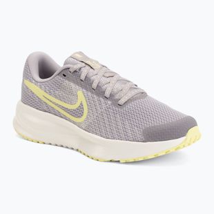 Дамски обувки за бягане Nike Run Defy silver lilac/sail/cream ii/fennel