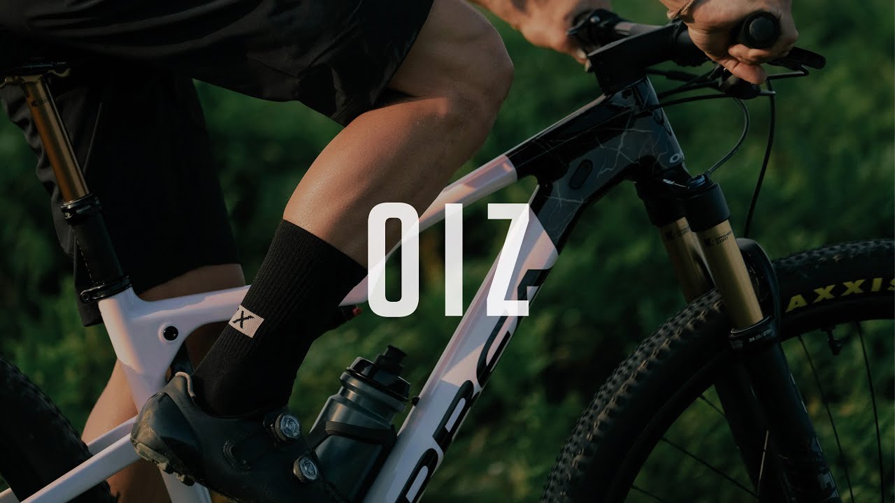 Orbea Oiz M-Pro планински велосипед черно и бяло M23919TS